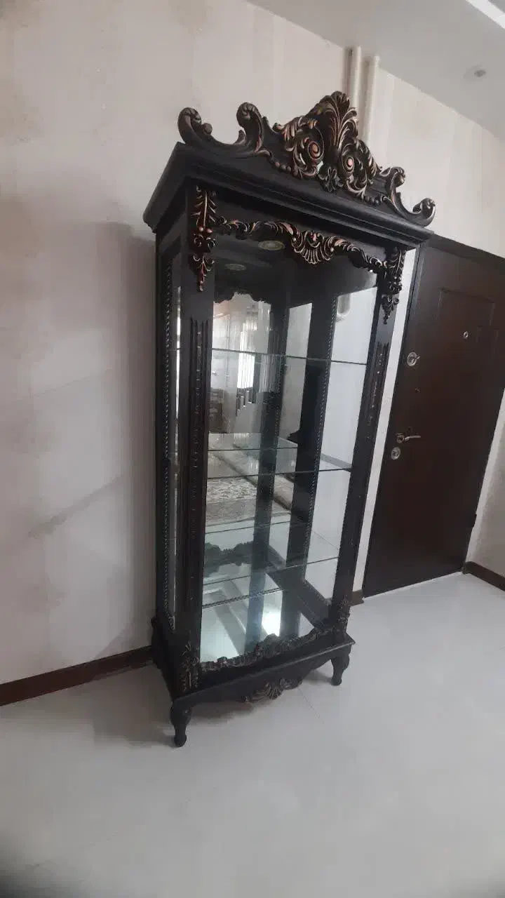 فروش فوری ویترین چوبی شیک درحد نو|بوفه، ویترین، کنسول|شهرضا, |دیوار