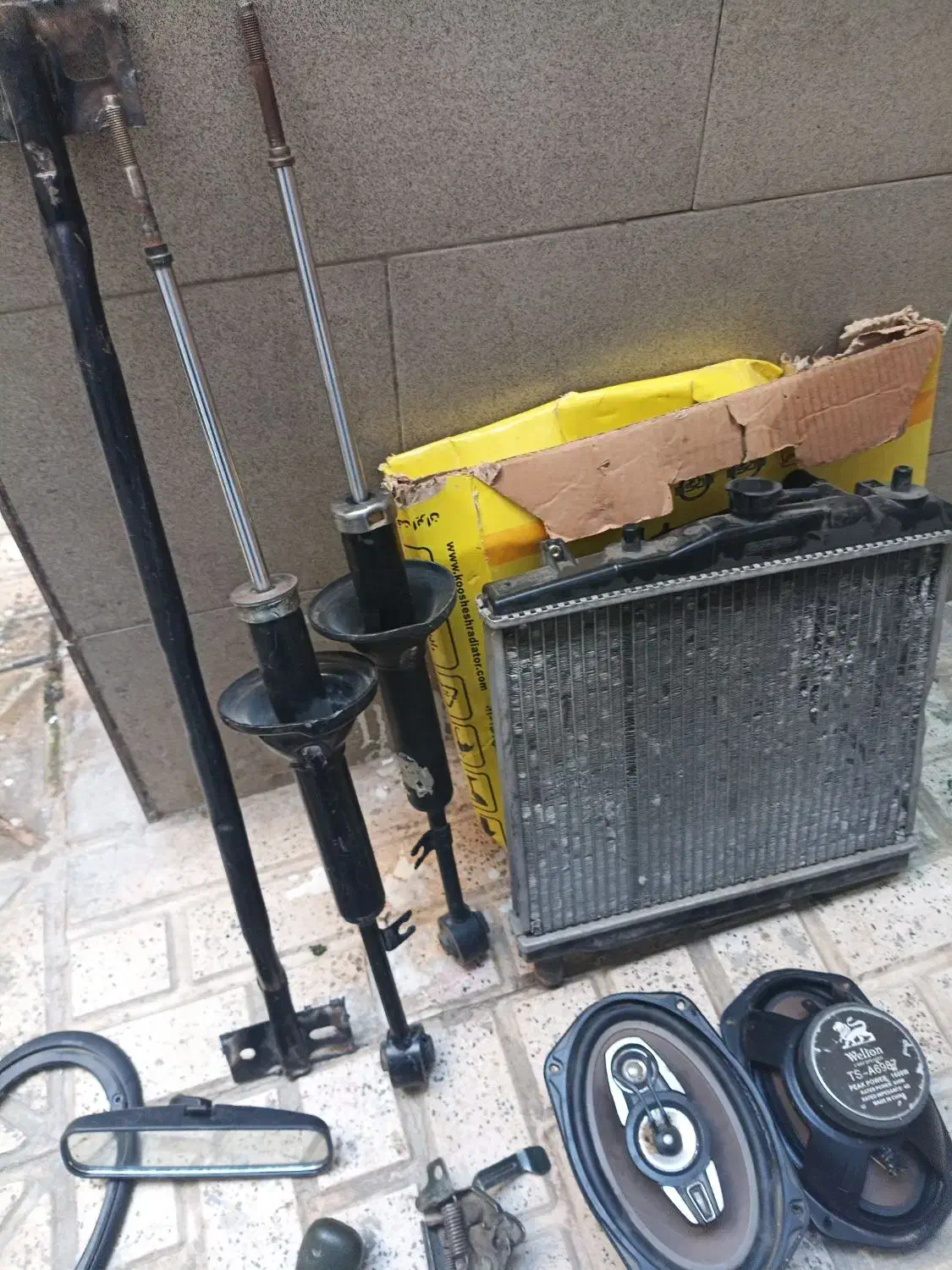 مقداری لوازم ماشین|قطعات یدکی و لوازم جانبی|مشهد, امیر المومنین|دیوار