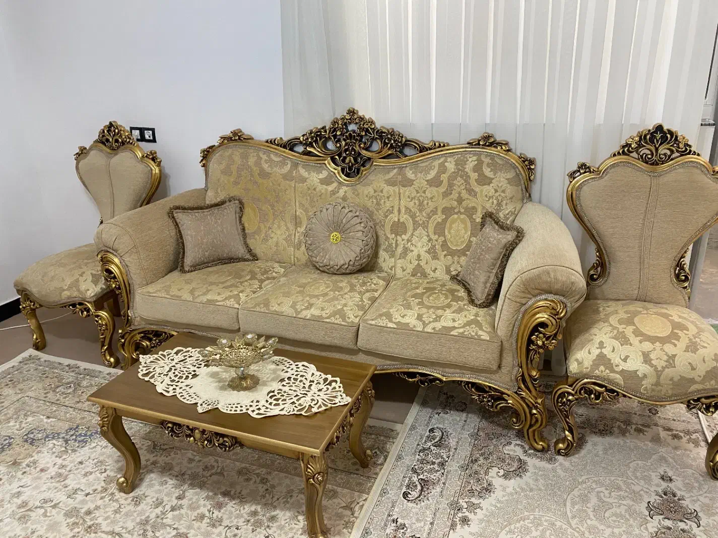 مبل ۹نفره سلطنتی|مبلمان خانگی و میز عسلی|بوکان, |دیوار