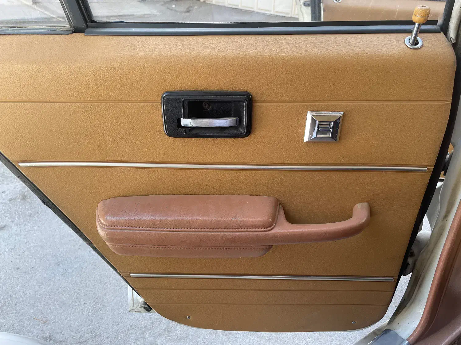 ماشین کلاسیک|خودرو کلاسیک|اصفهان, باغ فدک|دیوار