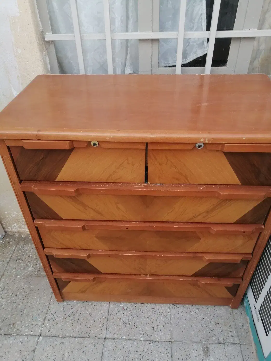 دراور|جاکفشی، کمد، دراور|بروجرد, |دیوار