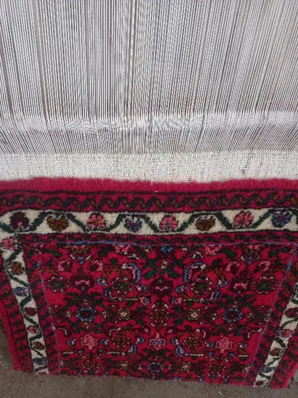 دار قالی نیمه کار .نقشه ماهی|فرش|ملایر, |دیوار