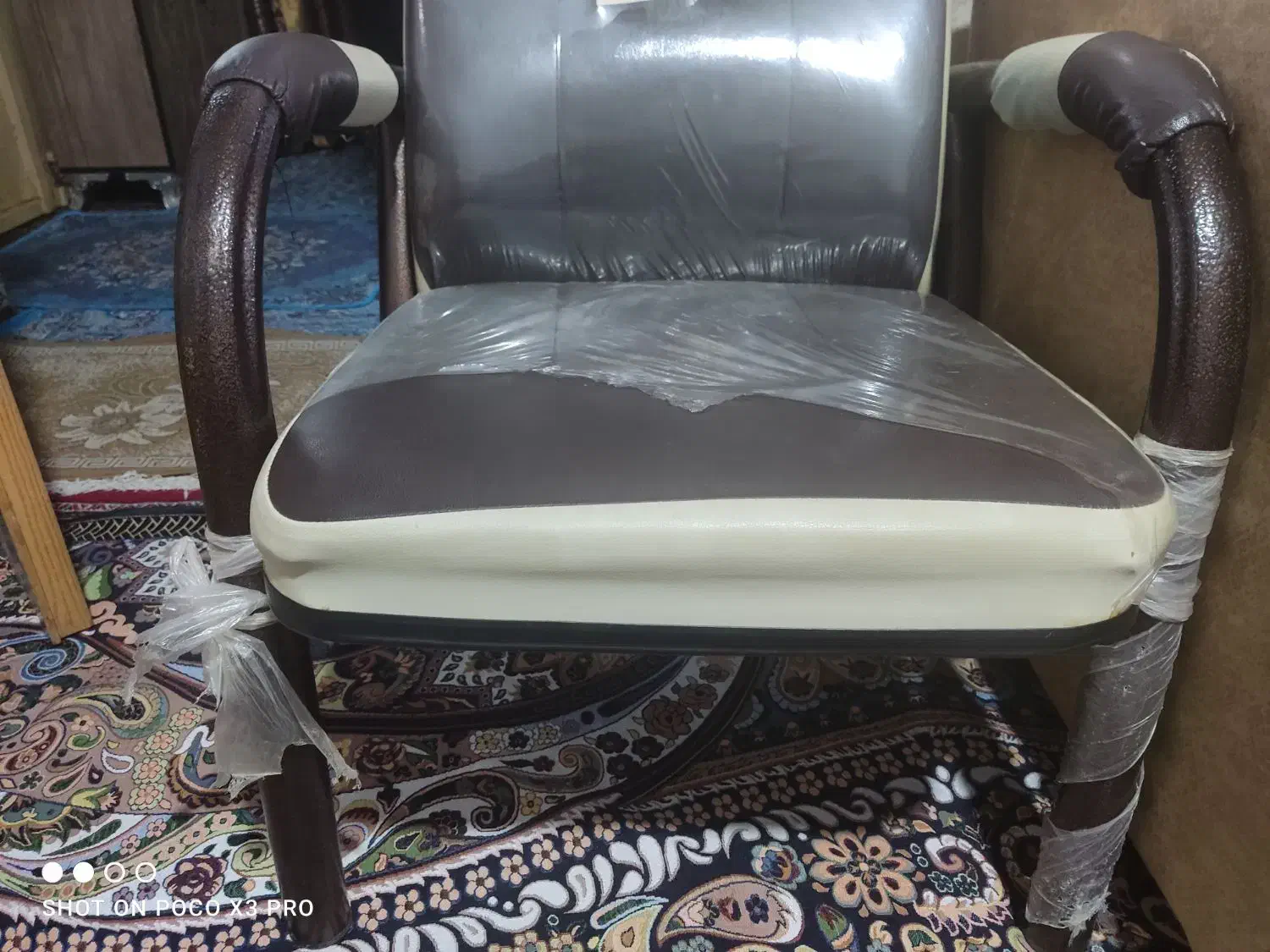 فروش دوعدد صندلی اداری|صندلی و نیمکت|ایرانشهر, |دیوار