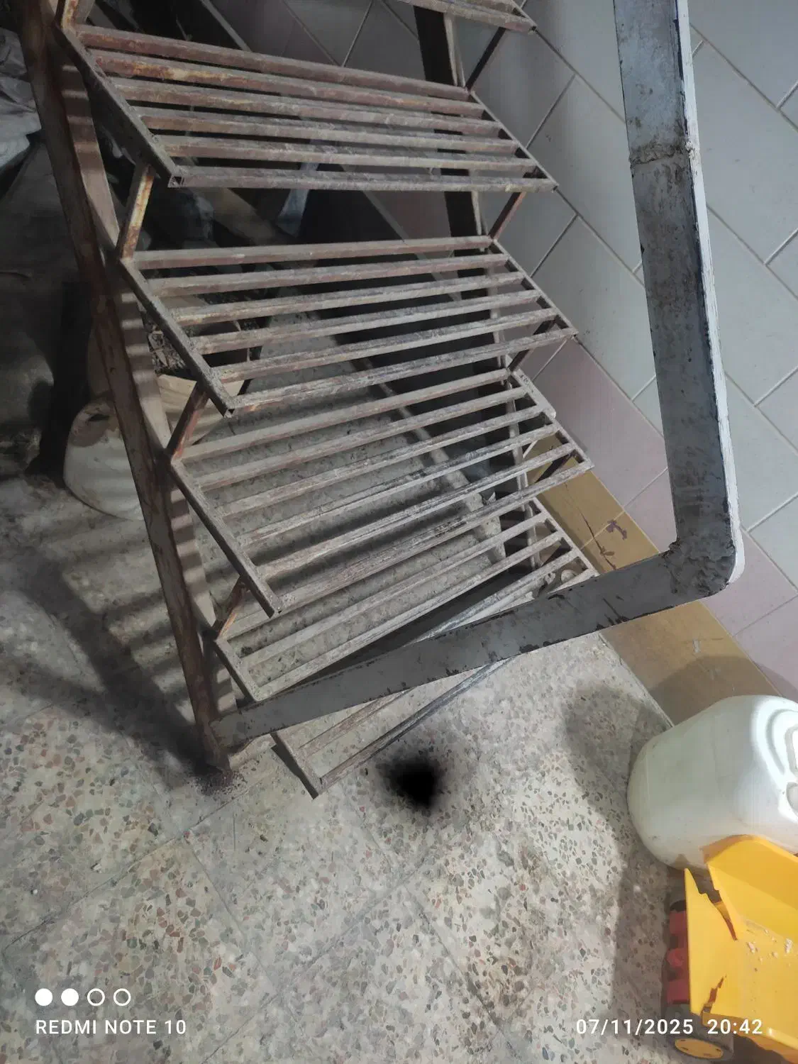 راه پله اهنی|مصالح و تجهیزات ساختمان|بندر ماهشهر, |دیوار