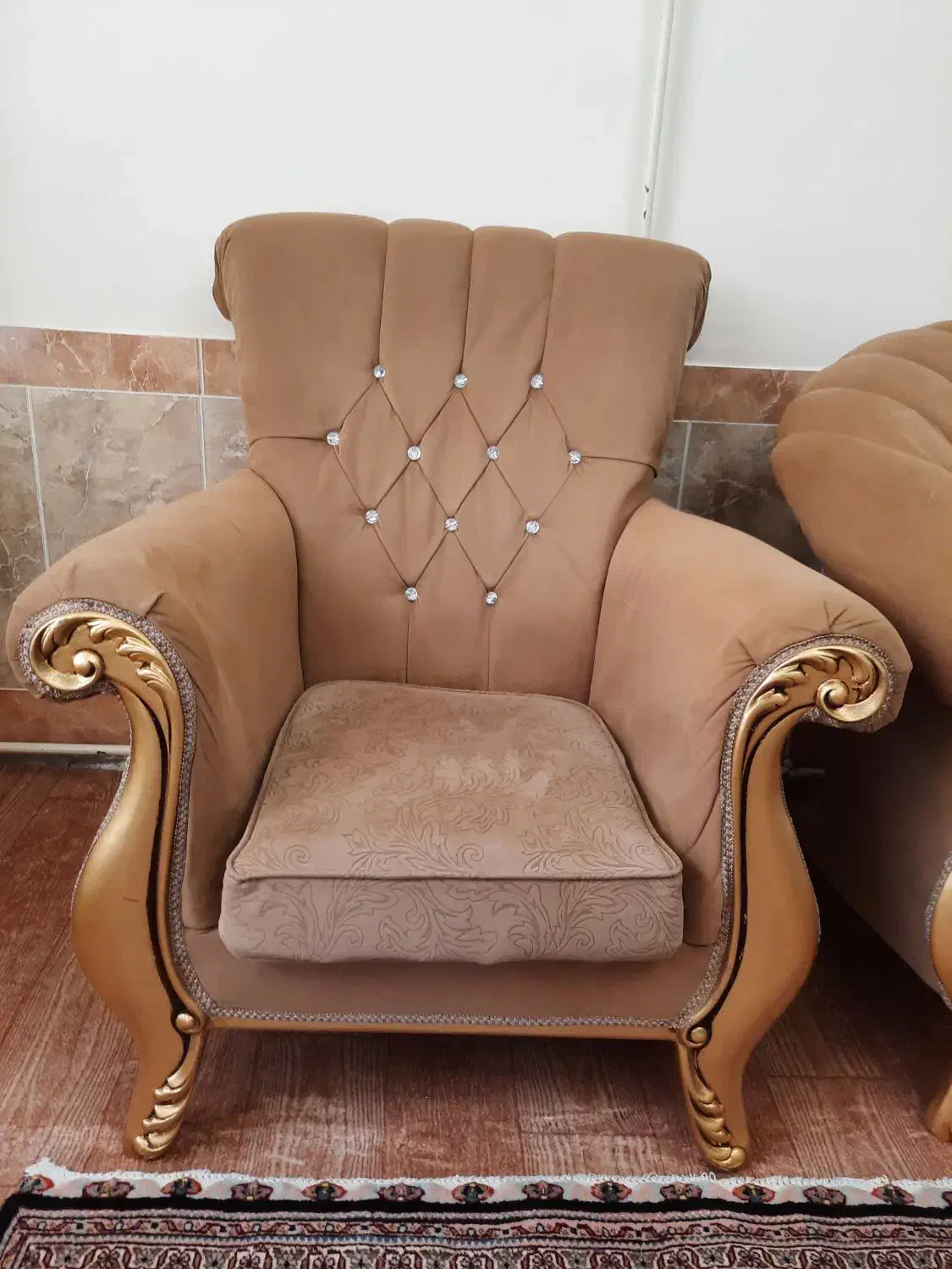 مبل ۸ نفره مدل کلاسیک رنگ شتری با جلو مبلی|مبلمان خانگی و میز عسلی|مرند, |دیوار