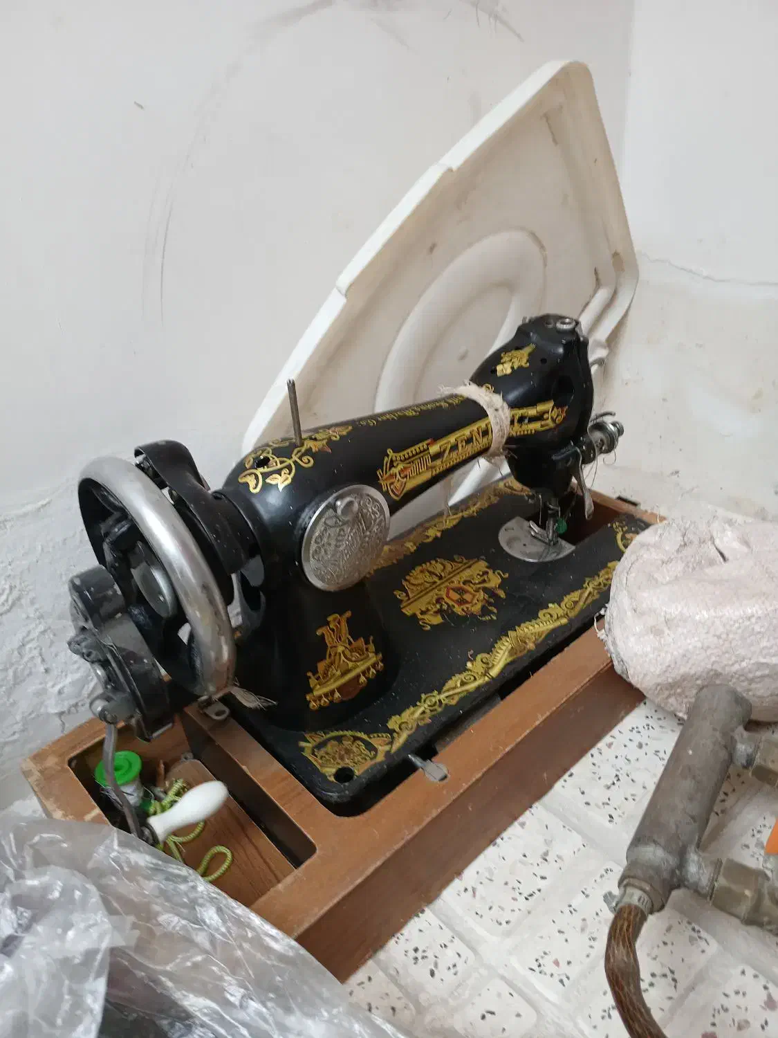 چرخ خیاطی قدیمی|چرخ خیاطی و ریسندگی|اراک, |دیوار