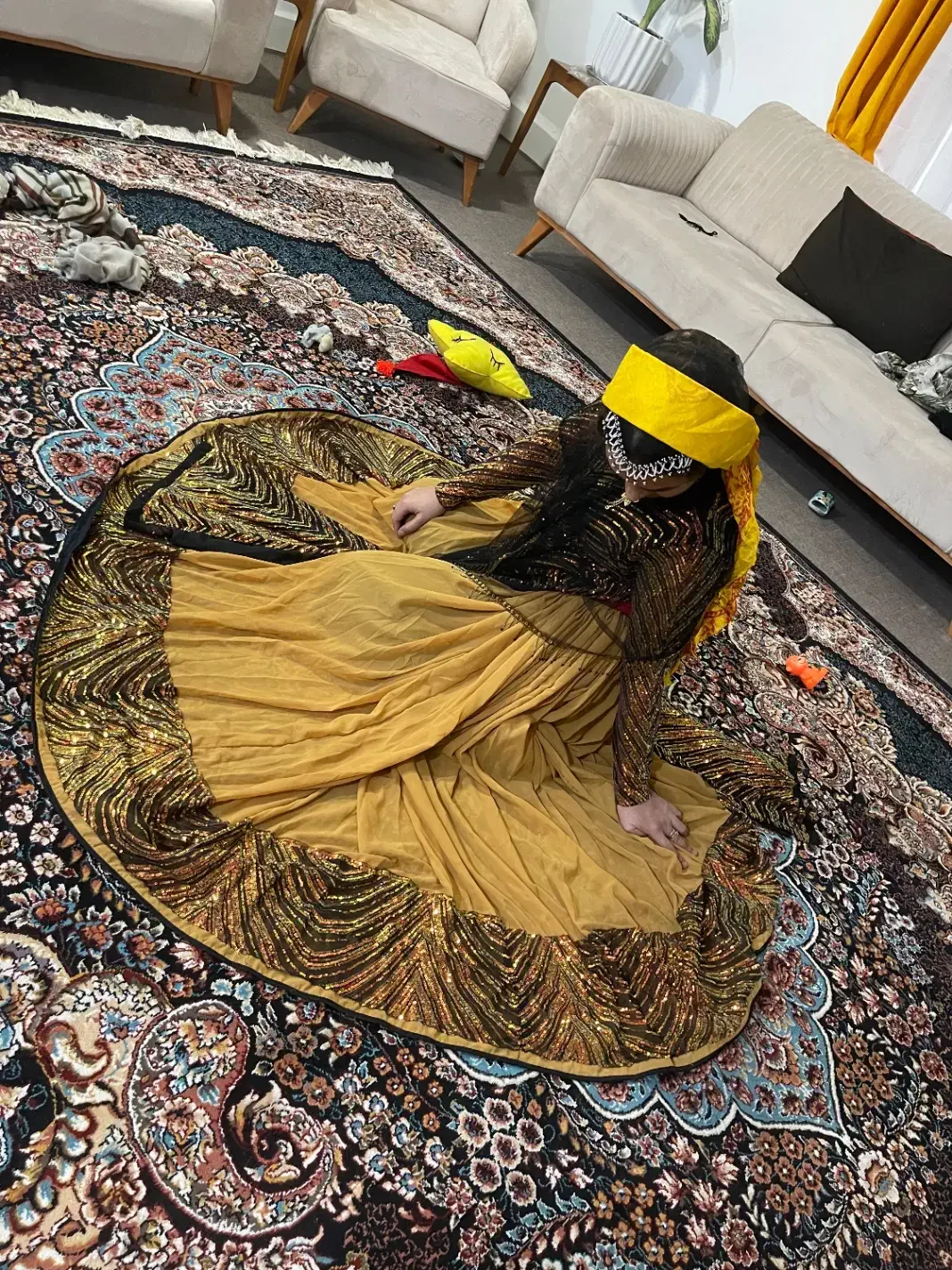 لباس محلی|لباس|بندر دیر, |دیوار