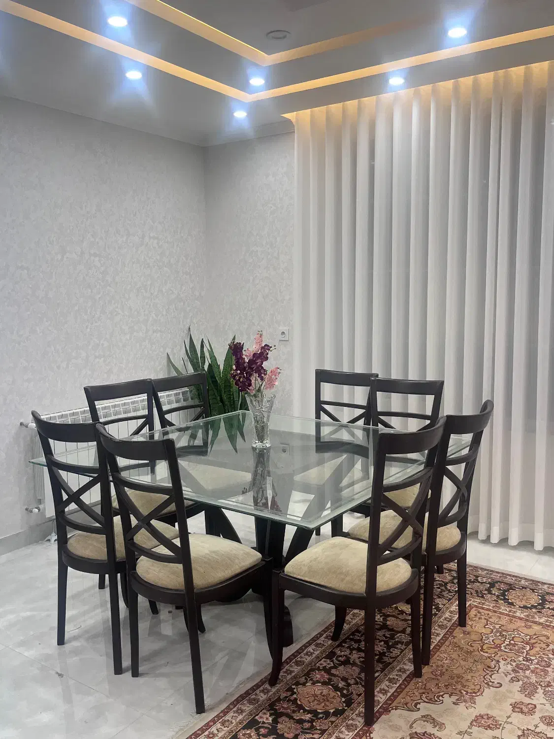 میز ناهارخوری|میز و صندلی غذاخوری|رشت, گلسار|دیوار