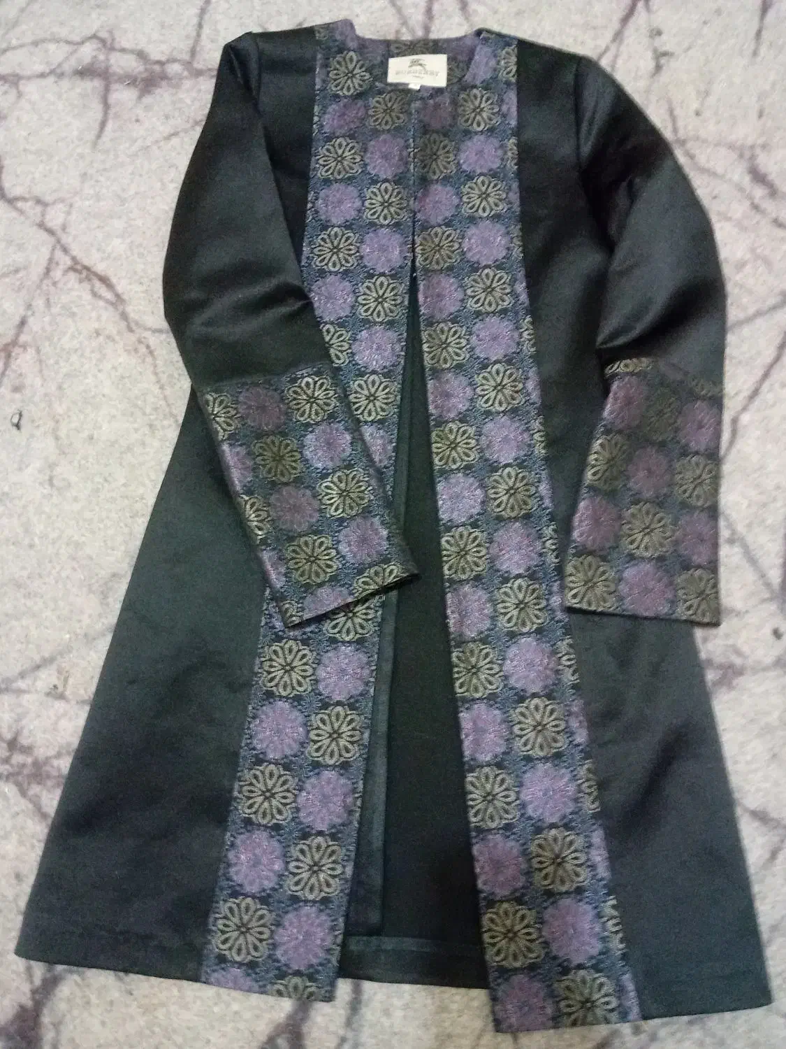 مانتو نو|لباس|شیراز, مسلم|دیوار