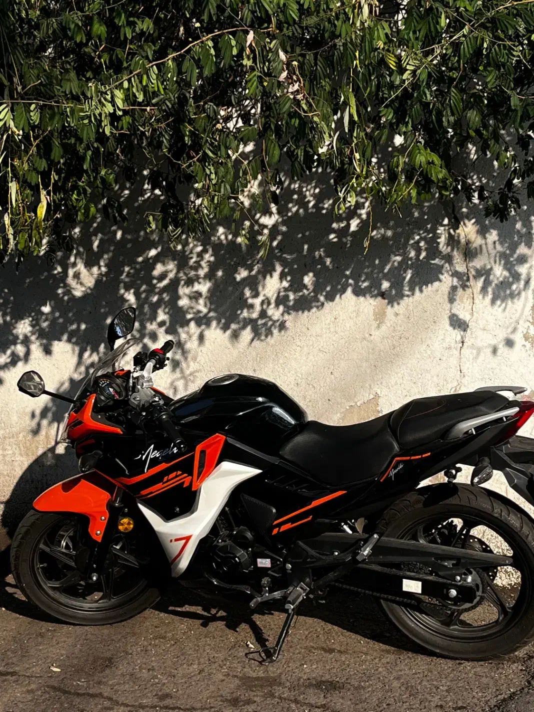 مگلی ۲۰۰ تمیز ۱۴۰۳|موتورسیکلت|رشت, منظریه|دیوار