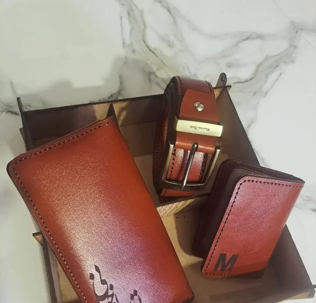 کیف چرم|کیف، کفش، کمربند|اقبالیه, |دیوار