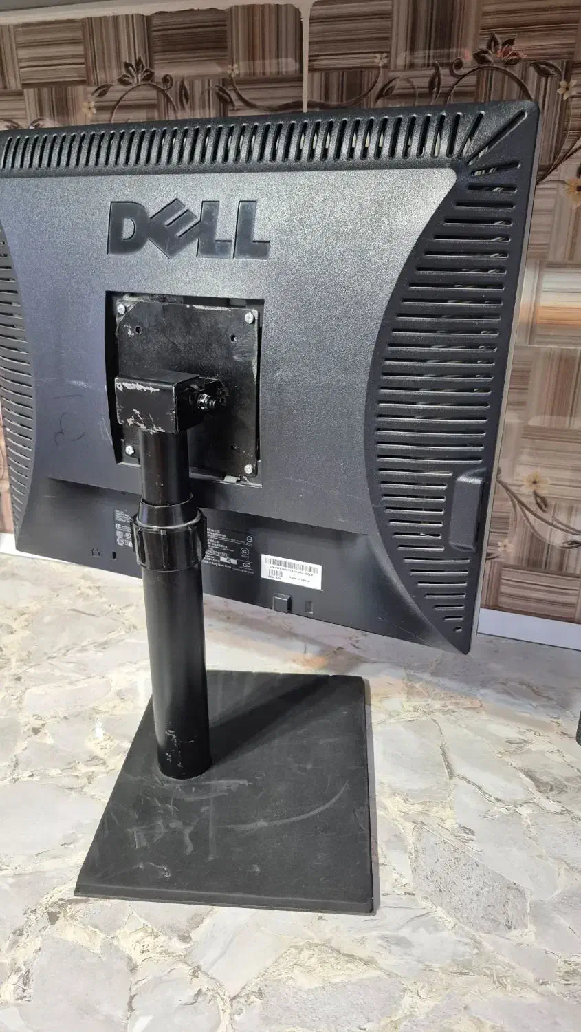 فروش دو عدد مانیتور کاملا سالم|قطعات و لوازم جانبی رایانه|خمین, |دیوار