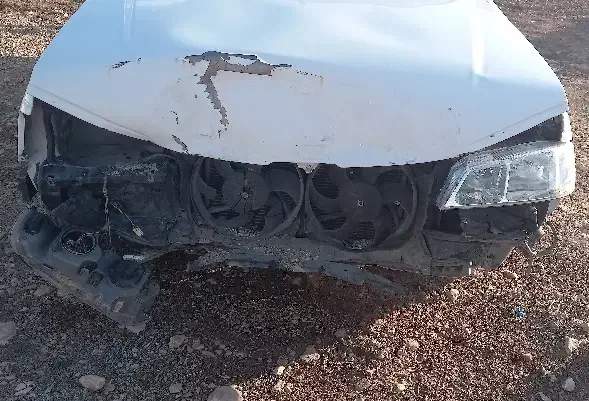 پژو پارس سالم معاوضه با تصادفی|خودرو سواری و وانت|کوهدشت, |دیوار