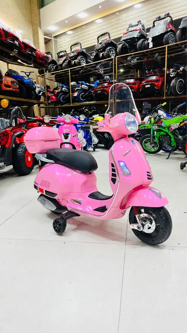 موتور شارژی وسپا|اسباب‌بازی بچه|یزد, |دیوار