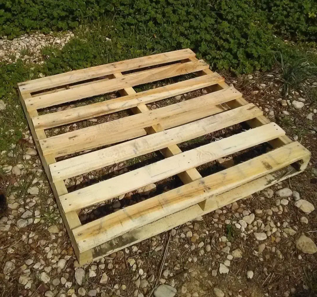 پالت چوبی بسیارتمیز|عمده‌فروشی|شیراز, ترمینال باربری|دیوار