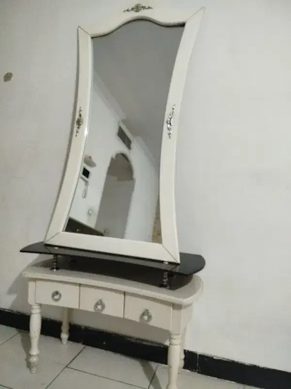 میز اینه تمیز|آینه|کرج, حصارک بالا|دیوار