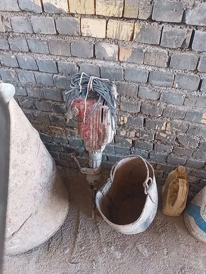 چاه|خدمات پیشه و مهارت|سرولایت, |دیوار