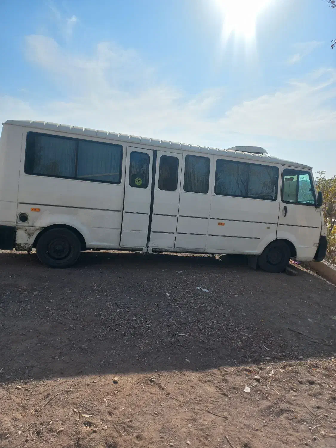 کارسان مدل ۸۶ درحال انجام‌ سرویس|خودرو سنگین|پرند, فاز ۵|دیوار