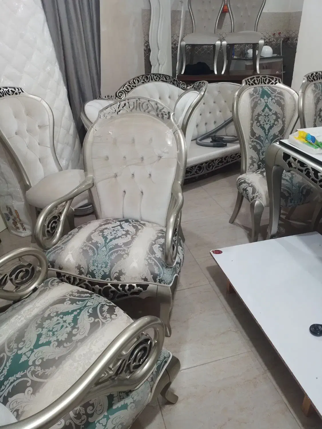 مبل ۷ نفره داتیس با دو عدد عسلی پارچه ترک|مبلمان خانگی و میز عسلی|رشت, گلسار|دیوار