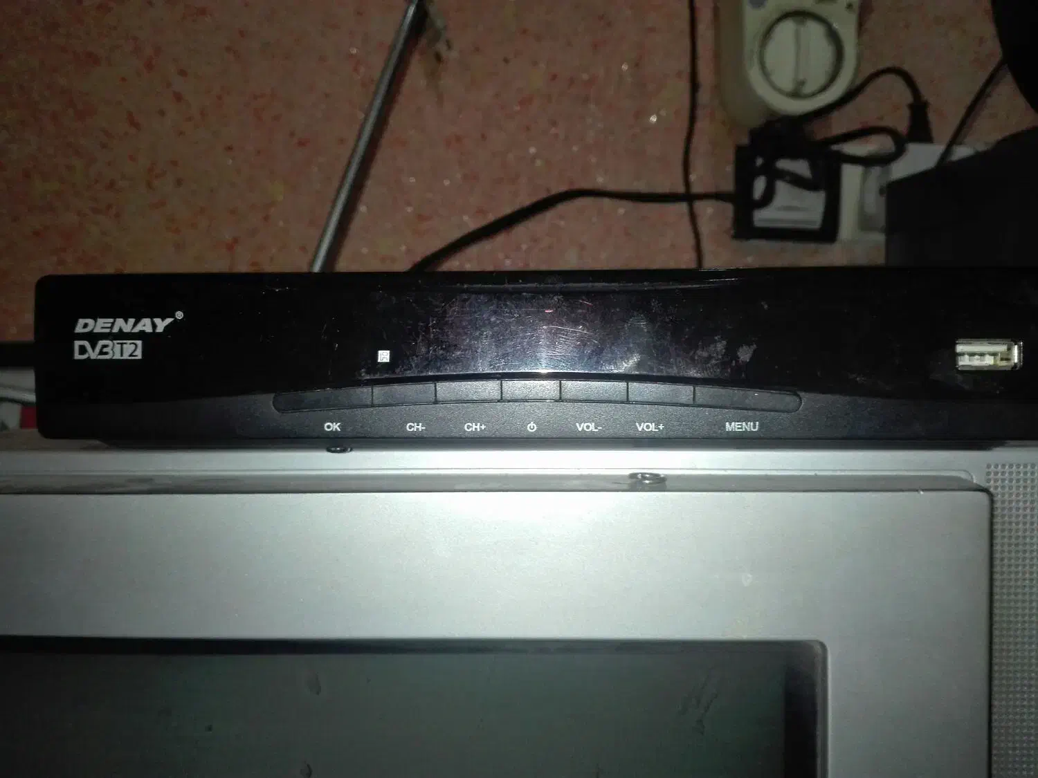 گیرنده دیجیتال دنای|صوتی و تصویری|اهواز, سیصد دستگاه|دیوار