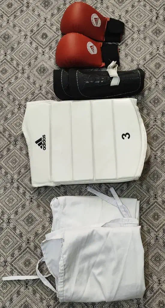 لباس تکواندو شماره یک و لباس کاراته شماره سه|تجهیزات ورزشی|فولادشهر, B7|دیوار