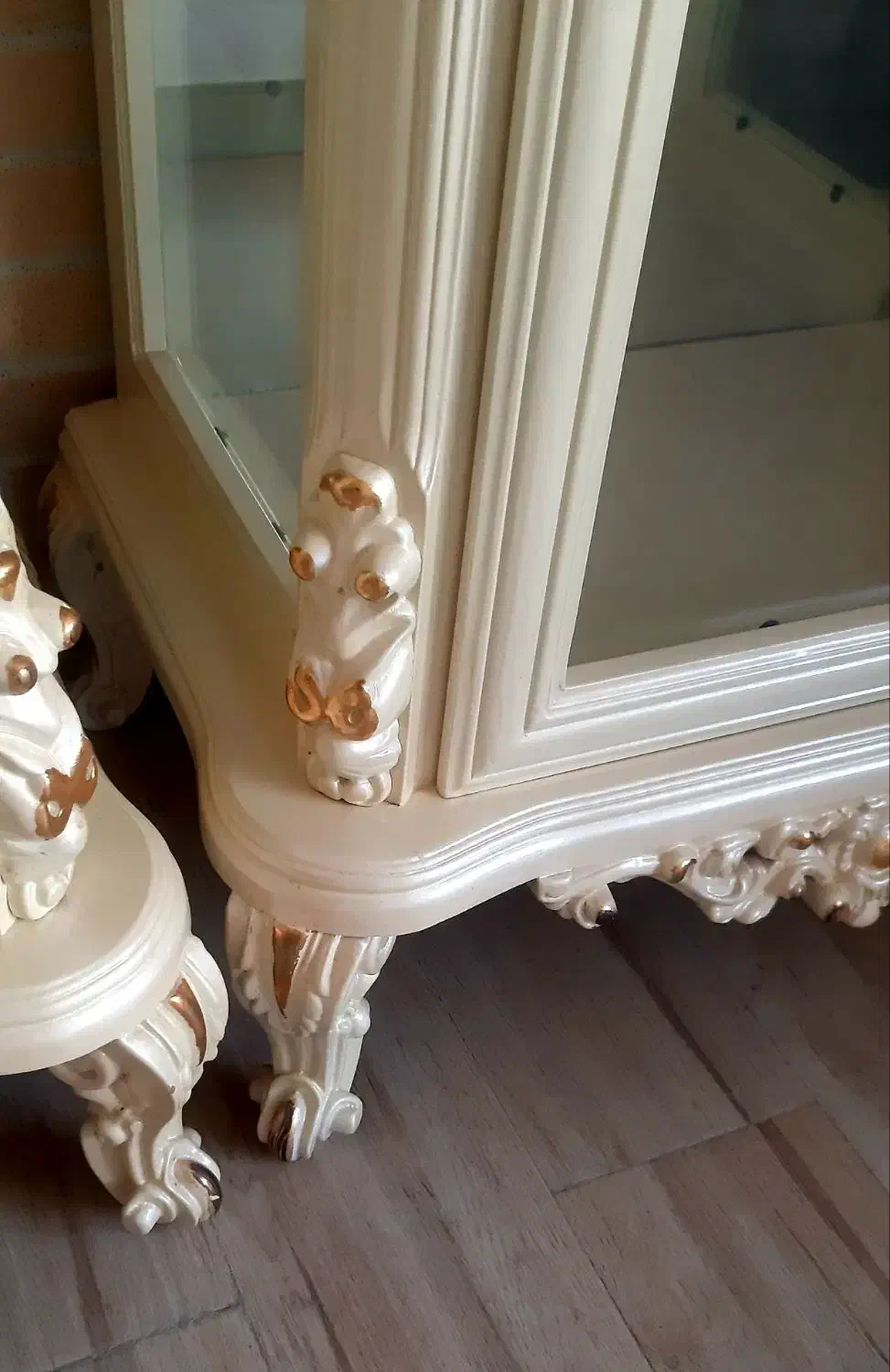 ویترین چوب راش نو ورق طلا|بوفه، ویترین، کنسول|قم, زنبیل آباد|دیوار