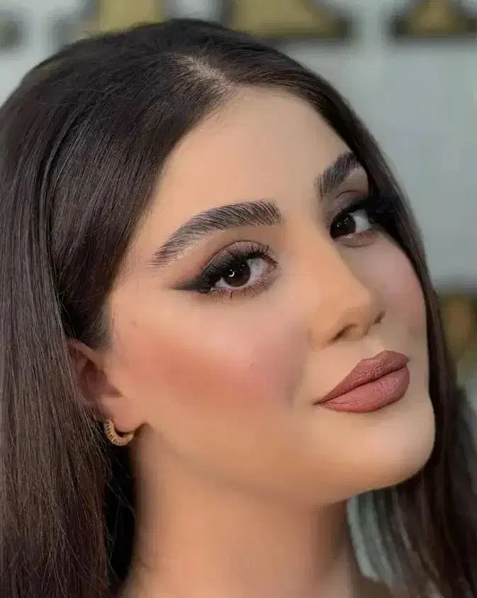 میکاپ و شنیون تخصصی و آموزش|خدمات آرایشگری و زیبایی|کرمانشاه, |دیوار