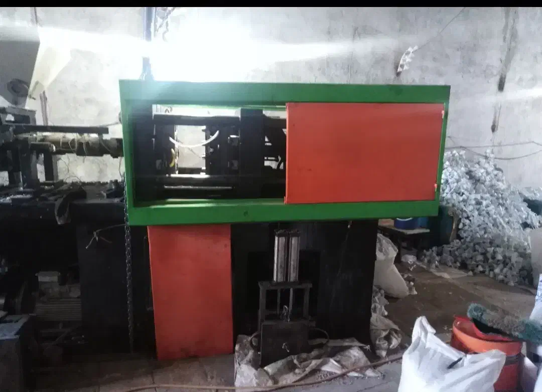 دستگاه تزریق پلاستیک ۲۵۰گرم|ماشینآلات صنعتی|زبرخان, |دیوار