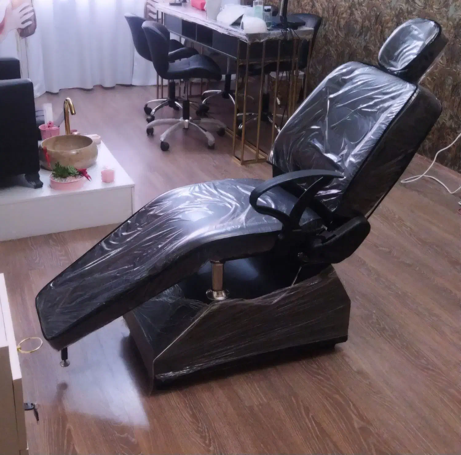 آینه و ترولی و صندلی اصلاح و سوهان برقی|آرایشگاه و سالن‌های زیبایی|پرند, فاز ۵|دیوار