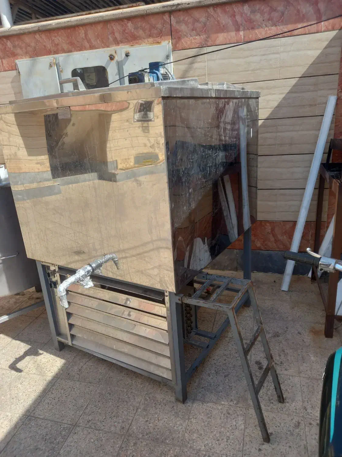 شیر سردکن ۱۲۰۰لیتری با کره گیر ۴۵۰لیتری|ماشین‌آلات صنعتی|اهواز, سیصد دستگاه|دیوار