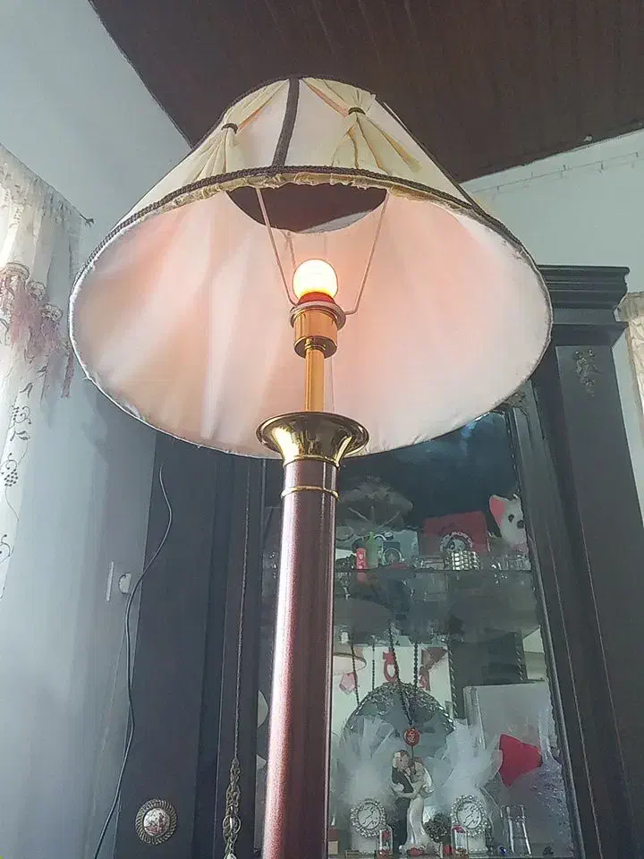 شب خواب پایه بلند|چراغ خواب و آباژور|لولمان, |دیوار