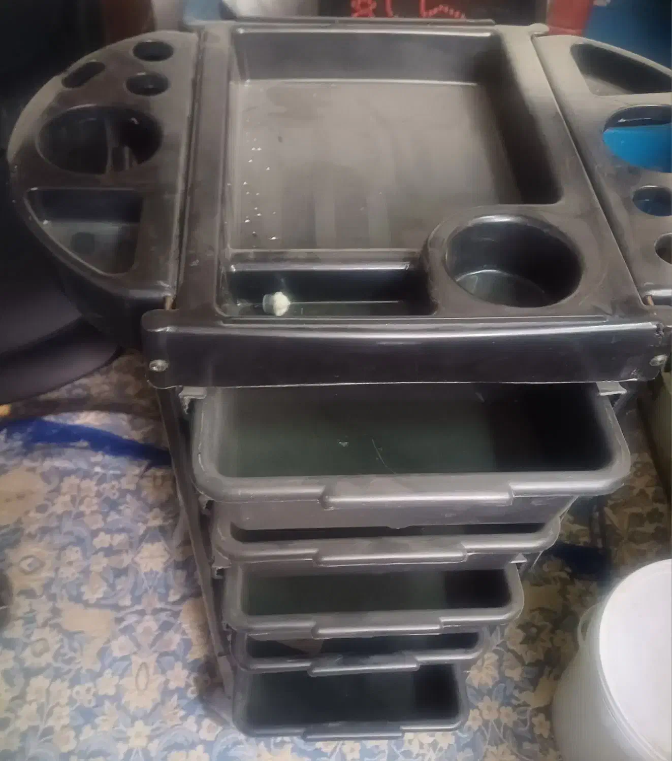 ۳ عدد ترولی|آرایشگاه و سالن‌های زیبایی|کرمان, |دیوار