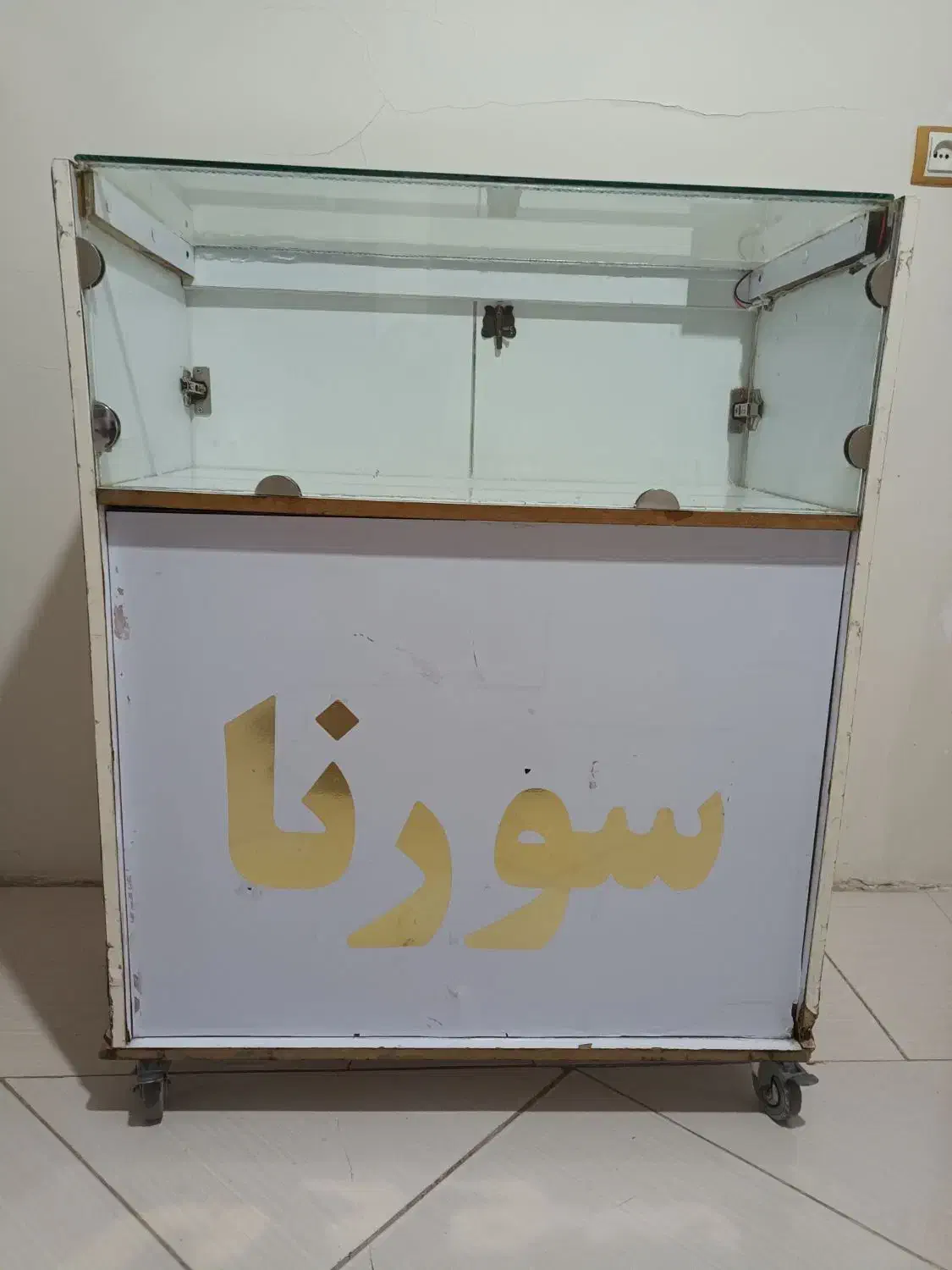 میز پیشخوان ویترین|بوفه، ویترین، کنسول|قزوین, |دیوار