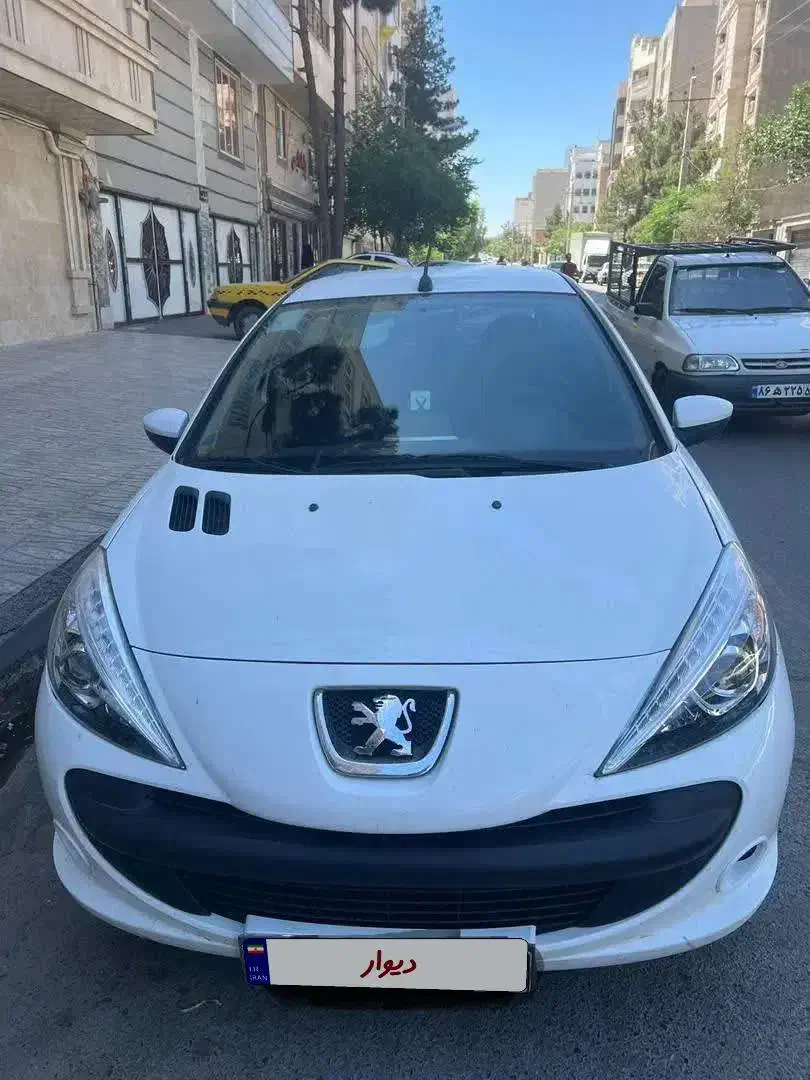 پژو۲۰۷|خودرو سواری و وانت|ساوه, |دیوار