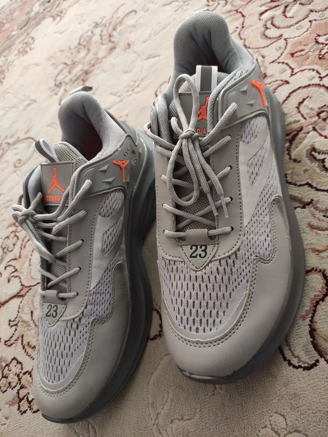 کتونی نو|کیف، کفش، کمربند|رشت, چمارسرا|دیوار