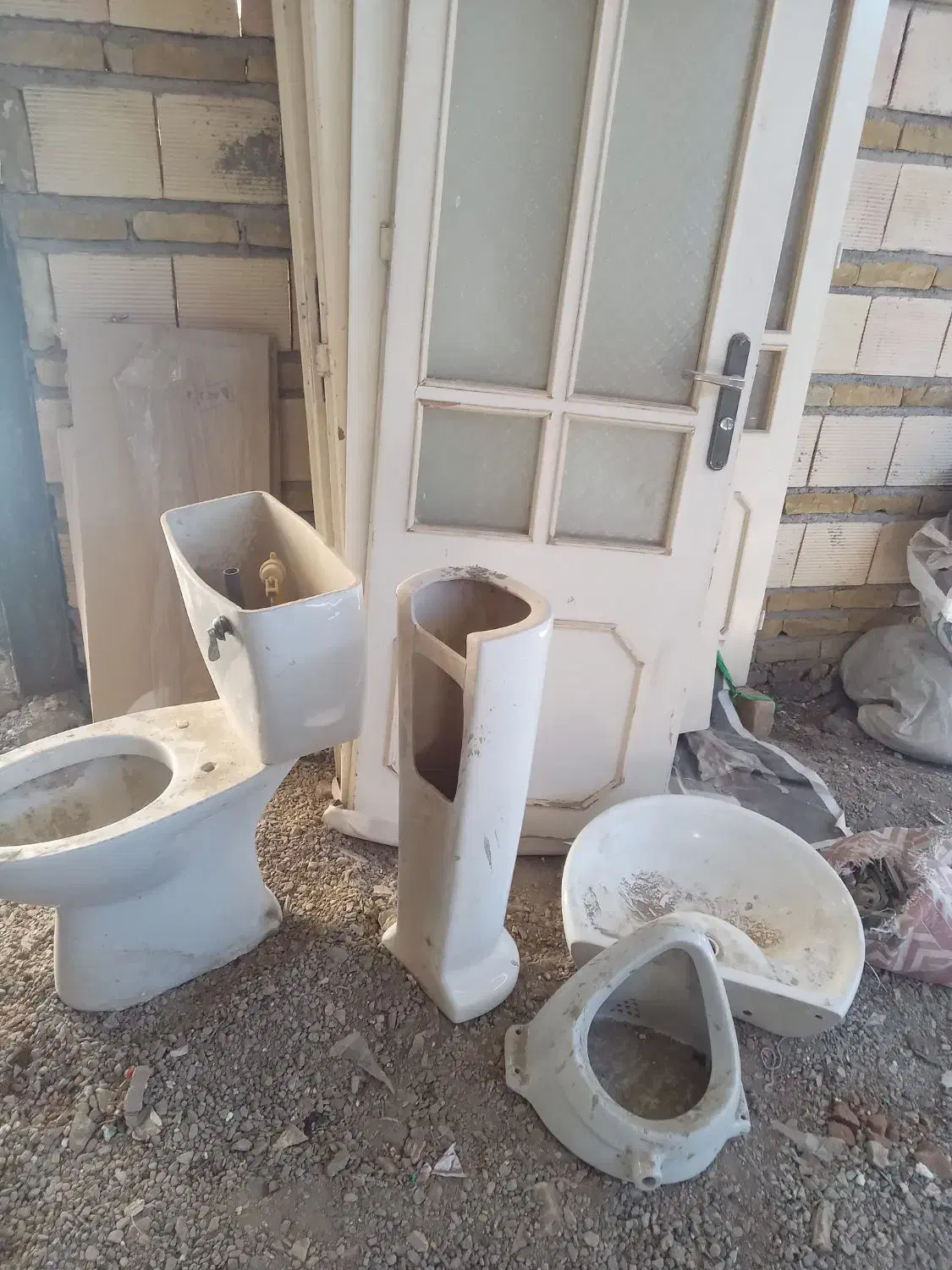 توالت فرنگی دستشورودرجوبی وچنتاقلف در|مصالح و تجهیزات ساختمان|سبزوار, قصبه شرقی|دیوار