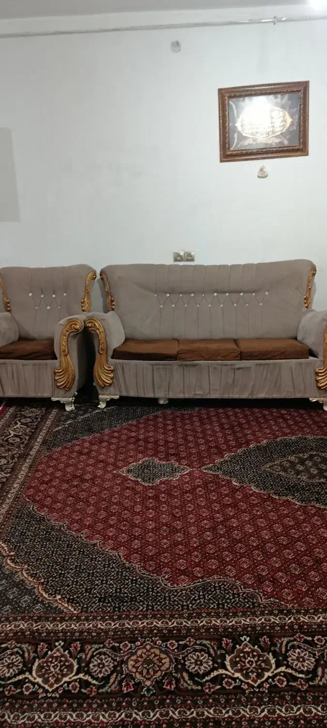 فروش مبل وجارو برقی باقیمت مناسب|مبلمان خانگی و میز عسلی|اسلامآباد غرب, |دیوار