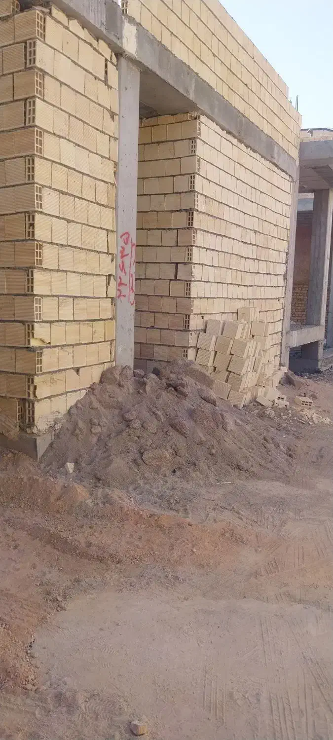 ساختمان  سفت کاری شده در بلوار مدرس فرعی۱۱|فروش خانه و ویلا|شهرضا, |دیوار