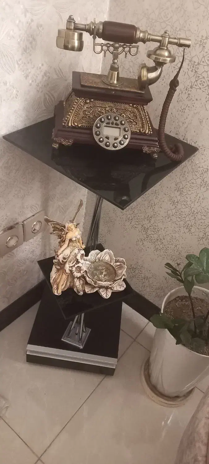 میز شیشه ای تلفن مشکی دوطبقه ویک کشو چوبی|میز تلفن|تهران, کن|دیوار