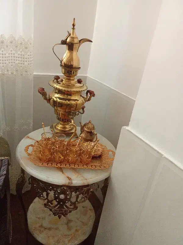 ست سماور برنجی اصل با میز برش|سماور، چای‌ساز، قهوه‌ساز|میانه, |دیوار