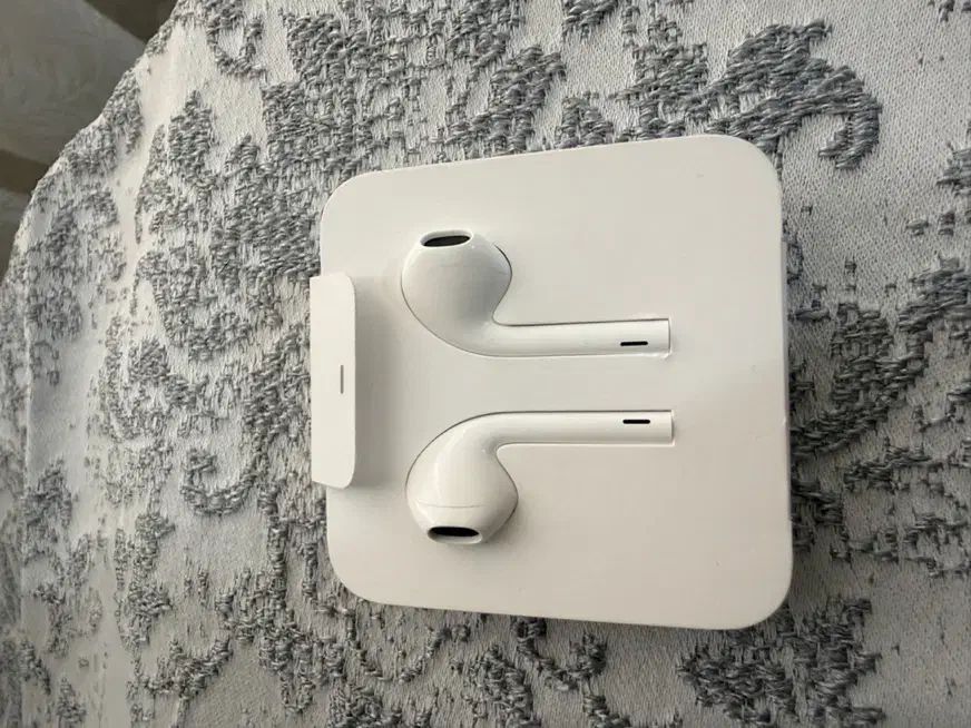 هندزفری سیم دار بهمراه سوکت تبدیل aux آیفون ۱۳|لوازم جانبی موبایل و تبلت|آمل, |دیوار