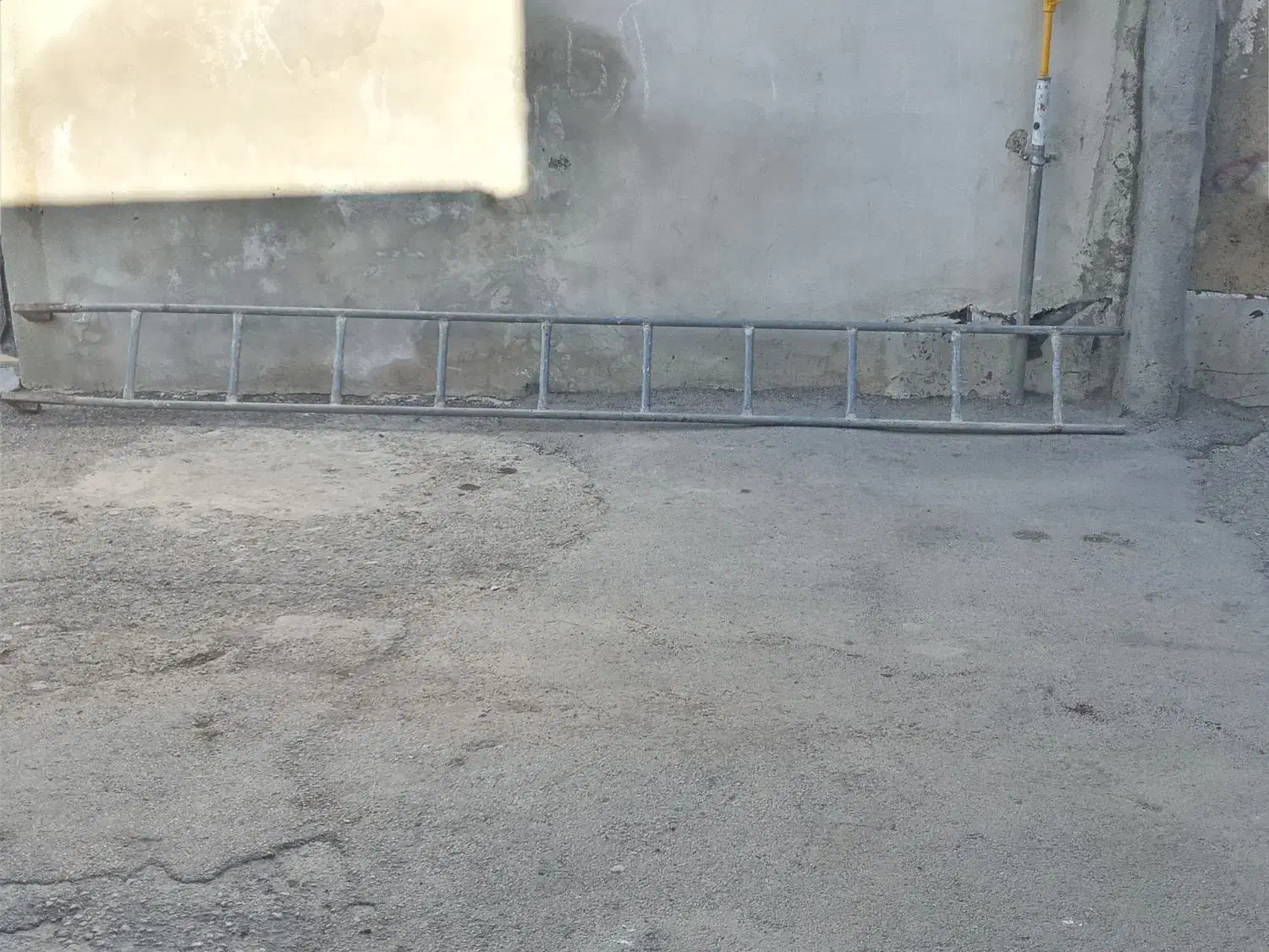 نردبان وتخت|تخت و سرویس خواب|بیجار, |دیوار