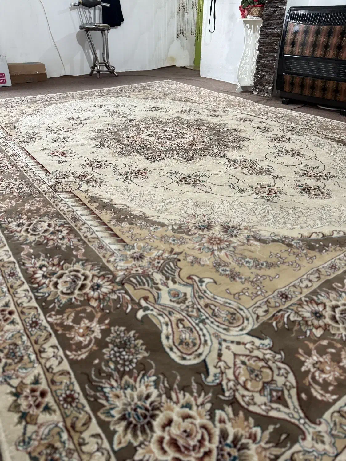 فرش ۹متری ۵۰۰ شانه.تراکم ۱۱۰۰درجه یک.وپادری.|فرش|لنگرود, |دیوار