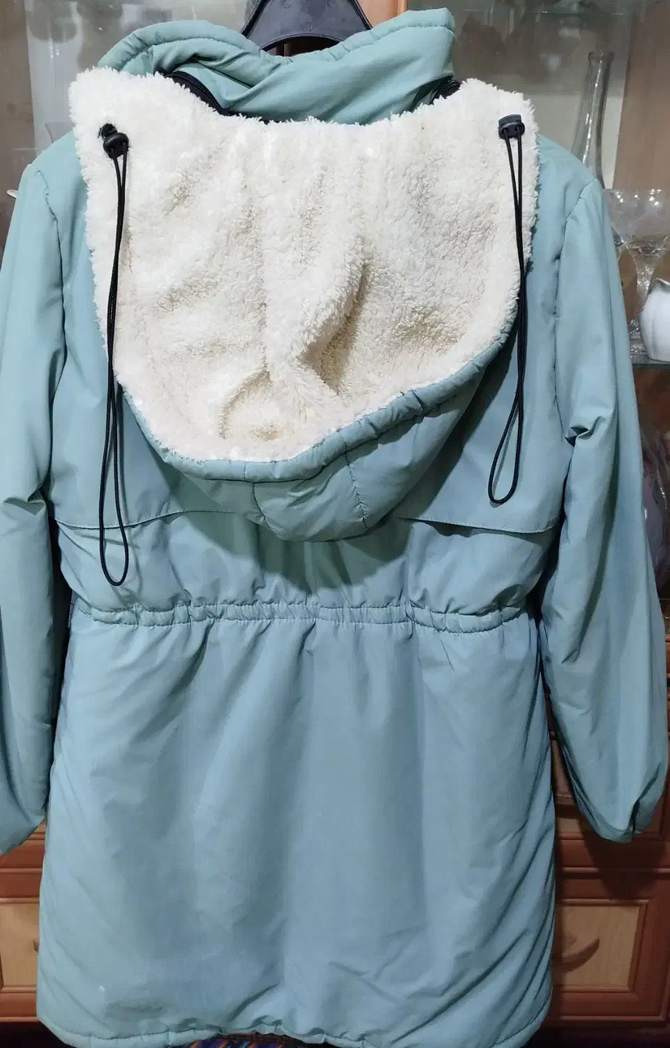 کاپشن|لباس|یزد, |دیوار