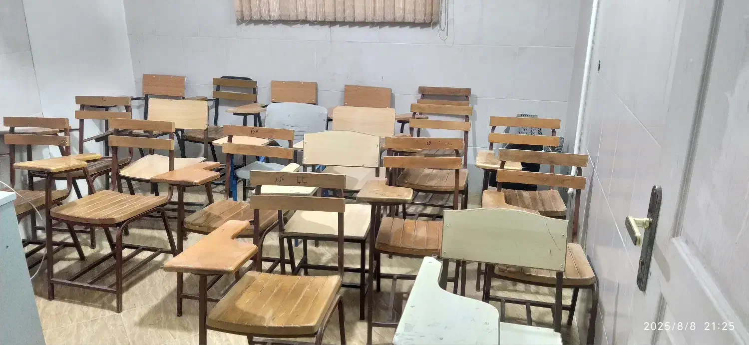 صندلی دسته دار|صندلی و نیمکت|دهاقان, |دیوار