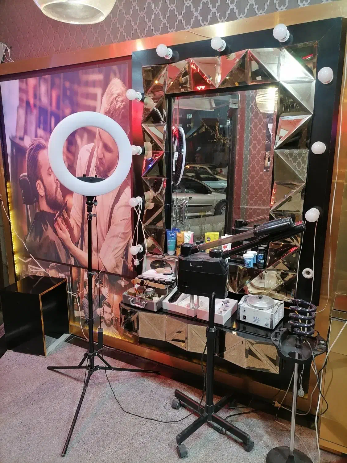 دکوراسیون آریشگاه|آرایشگاه و سالنهای زیبایی|تربتحیدریه, باغ ملی|دیوار