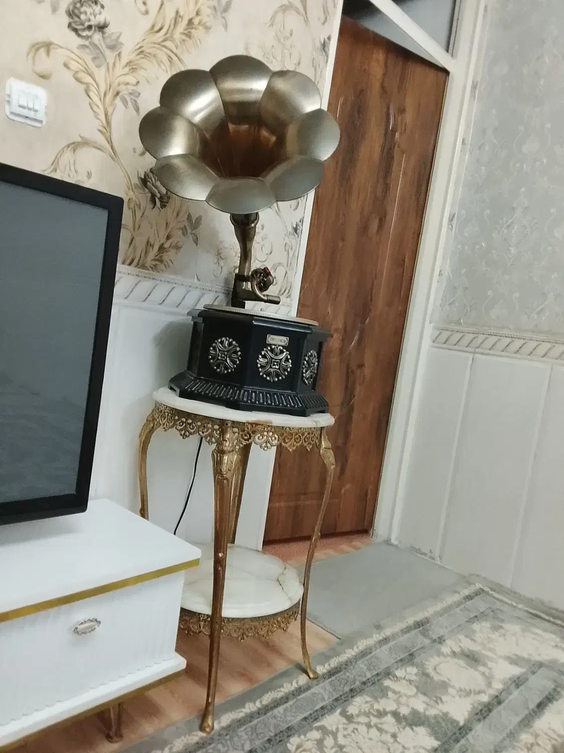 گرامافون|کلکسیون اشیاء عتیقه|کهریزک, |دیوار