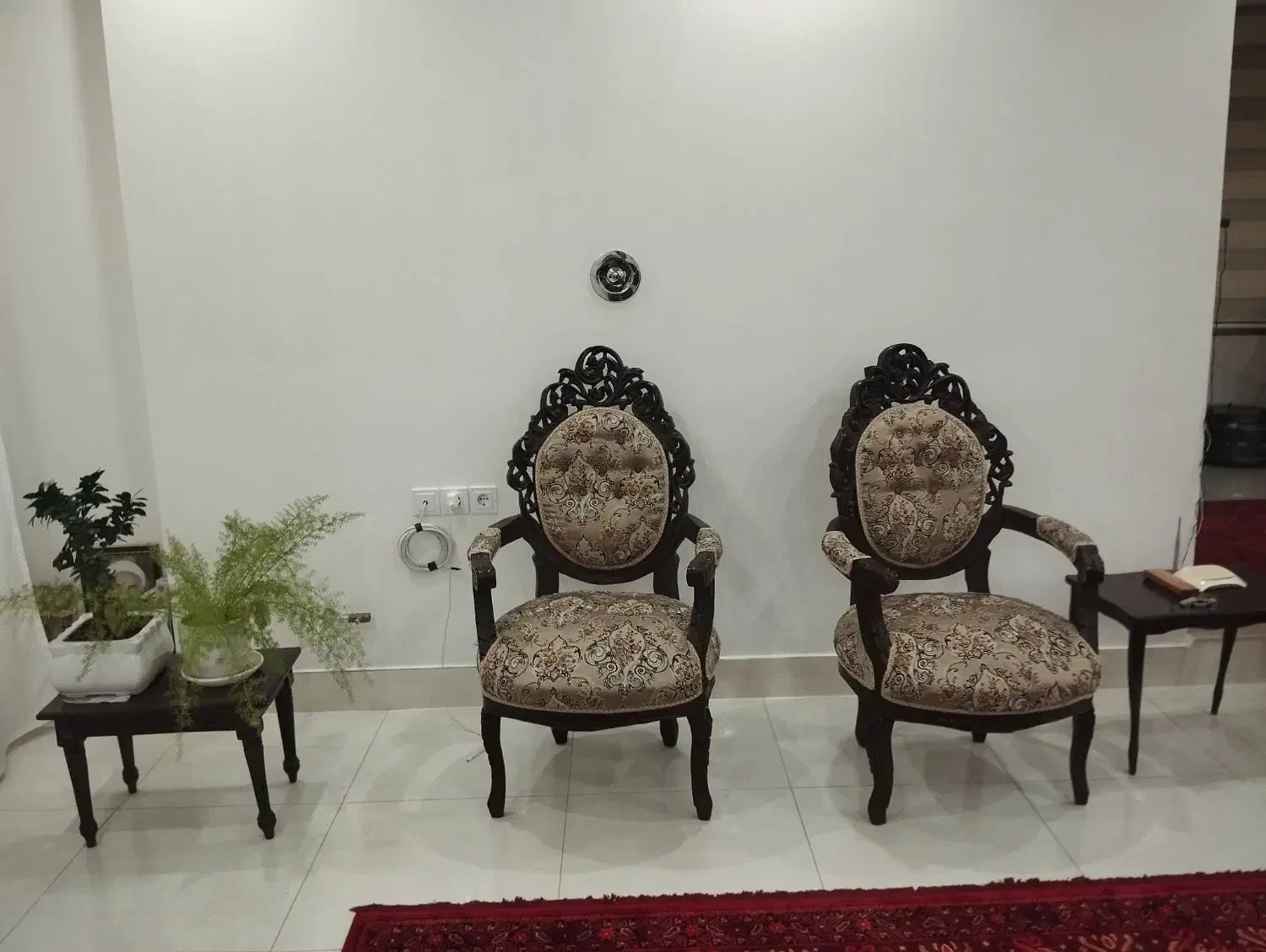 مبل سلطنتی سالم و بدون عیب|مبلمان خانگی و میز عسلی|مهاباد (آذربایجان غربی), |دیوار