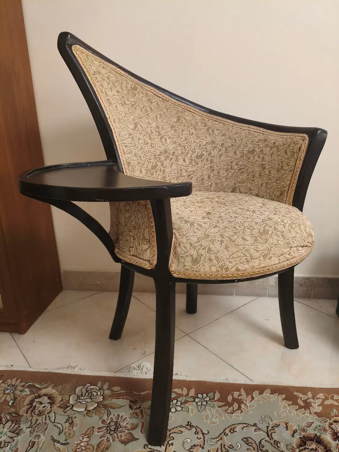 میز تلفن نو|میز تلفن|تهران, دبستان|دیوار