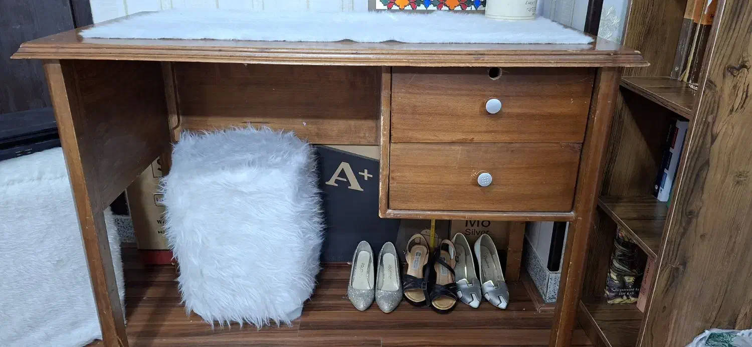 میز مطالعه (میز تحریر) چوب|میز تحریر و کامپیوتر|شاهین‌شهر, نظامی|دیوار